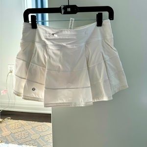Lululemon pace rival white tennis skort. Size 6 regular. Like new.